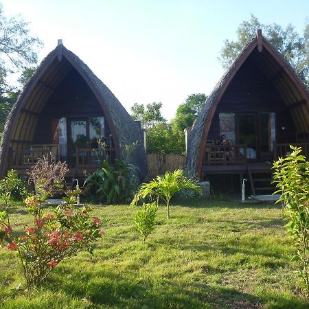 Rose Bungalow Hotell Pemenang Exteriör bild