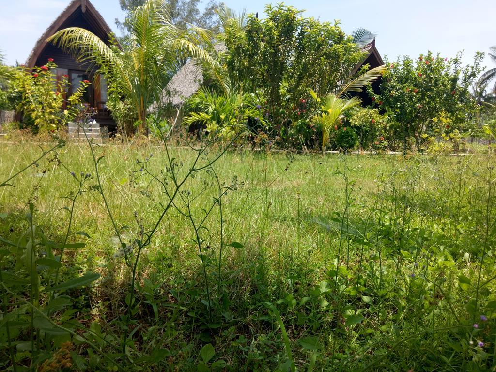 Rose Bungalow Hotell Pemenang Exteriör bild