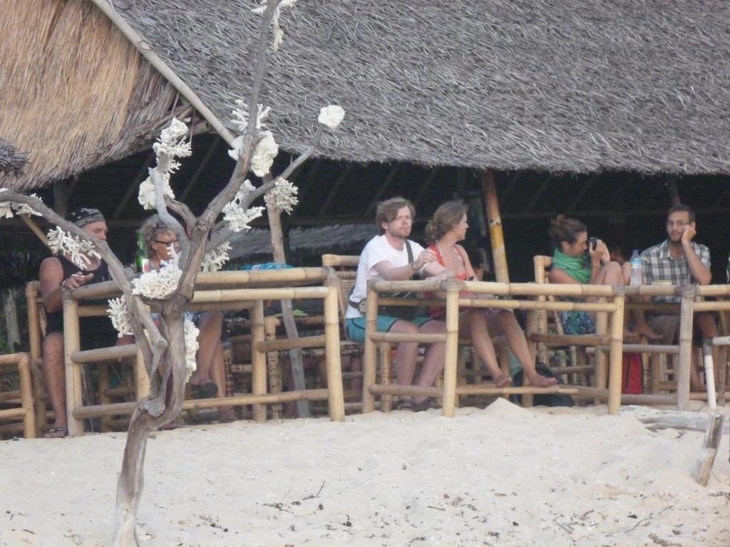 Rose Bungalow Hotell Pemenang Exteriör bild